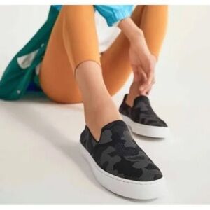 Rothys slip on sneakers 9.5